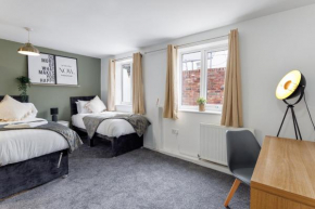 City Centre Studio 3 with Free Wifi and Smart TV by Yoko Property